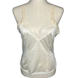 Vintage Camisole Silky Nylon Lace Trim NWT Made in USA‎ Size Medium Peter Pan